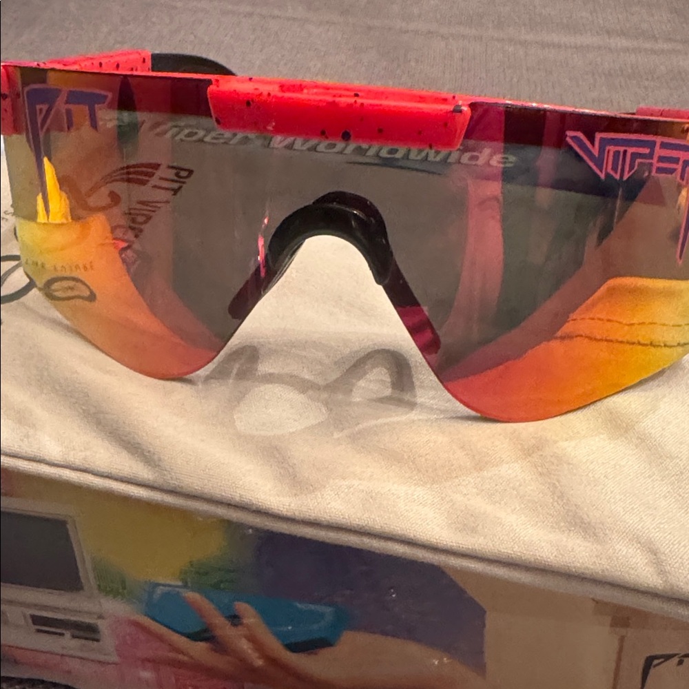 Pit Viper 2000 XS Sunglasses - Pink and Black - Picture 5 of 7